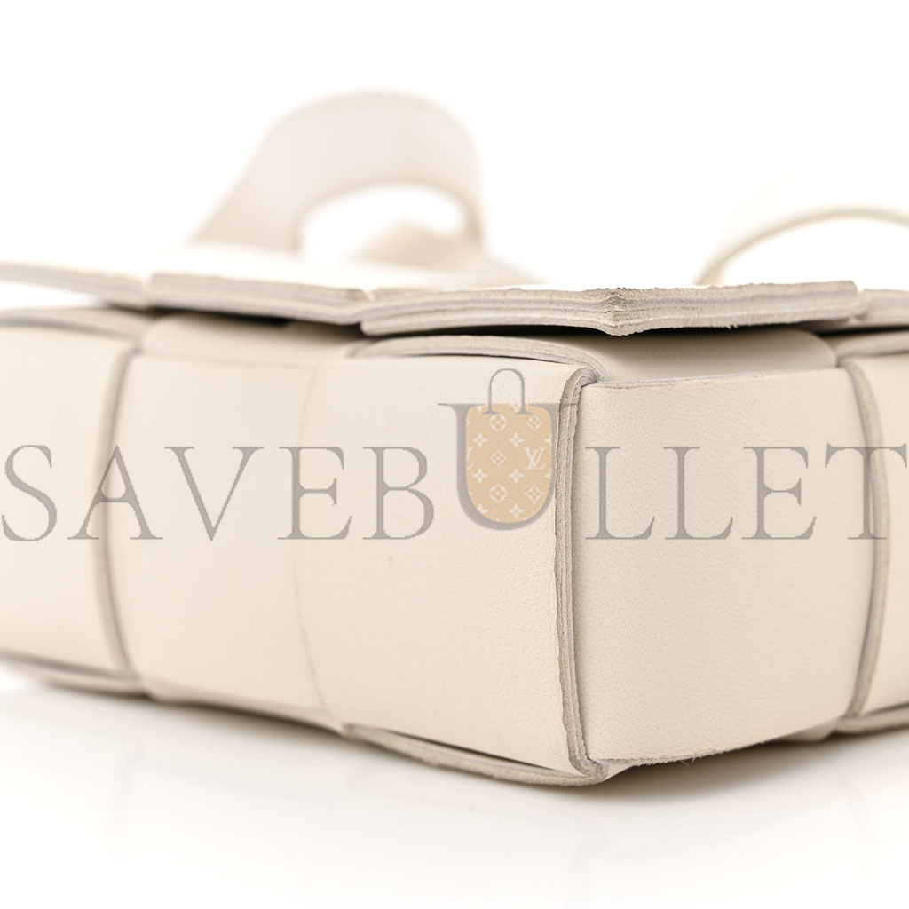 BOTTEGA VENETA LAMBSKIN MAXI INTRECCIATO EXTRA MINI CASSETTE CROSSBODY BAG WHITE (13*9*4cm)