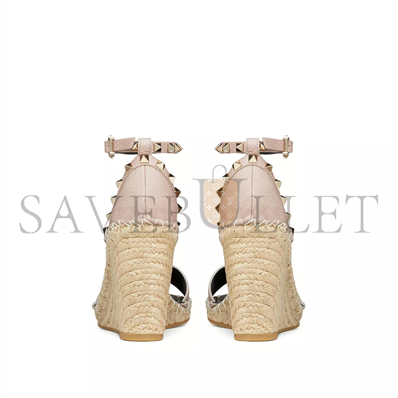 VALENTINO DOUBLE ROCKSTUD GRAINY CALFSKIN WEDGE SANDAL 105MM 5W2S0090VTO_P98 VALENTINO DOUBLE ROCKSTUD GRAINY CALFSKIN WEDGE SANDAL 105MM 5W2S0090VTO_P98